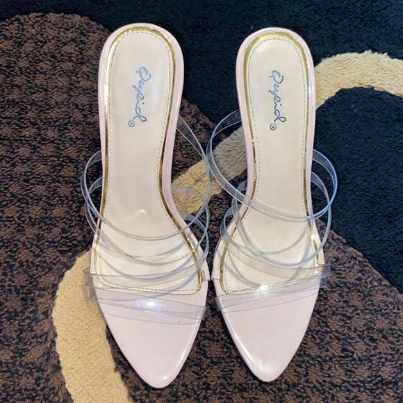 Qupid Shoes - Lightly used high heels with a 90’s inspired style